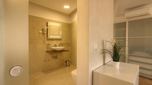 Pjescana Uvala Villa | Luxury villa with sea view, pool and jacuzzi near the beach in the town of Pula