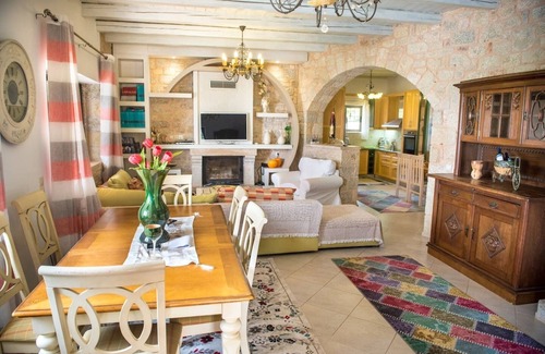 Kardamyli Villa | Luxury Villa with Infinity Pool and best views on the Mani Peninsula.