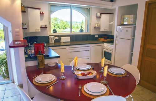 Gaujac Villa | Luxury Villa with pool, garden, petanque court great views in perfect location.