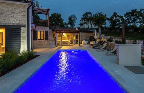 Jakovici Cottage | Luxury villa with private pool, fenced garden with veranda near Tinjan