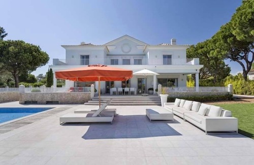 Quinta do Lago Villa | Luxury villa with private pool, WiFi, jacuzzi and more PV03 - Almancil, Algarve