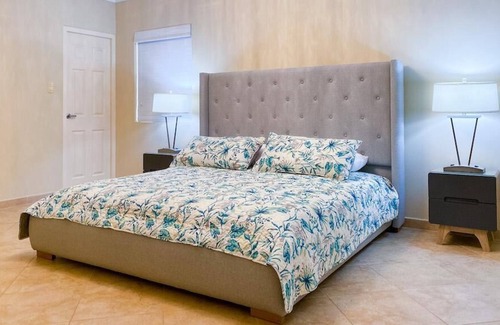 Gold Coast Villa | Luxury Villa with Private Pool in Gold Coast