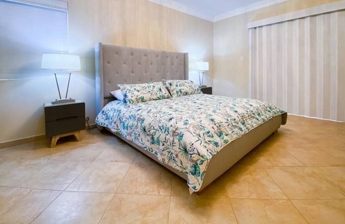 Gold Coast Villa | Luxury Villa with Private Pool in Gold Coast