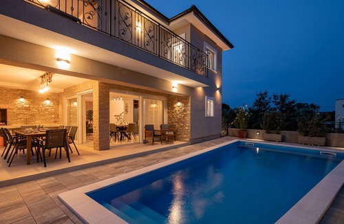 Linardici Villa | Luxury villa with salt pool, quiet location - TRAVELER Reiseburo KRK - ID 2389