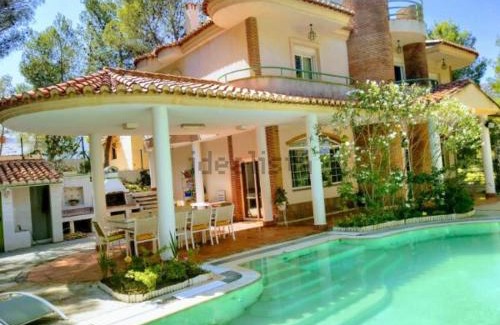 Gilet Villa | Luxury villa with swimming pool in the forest