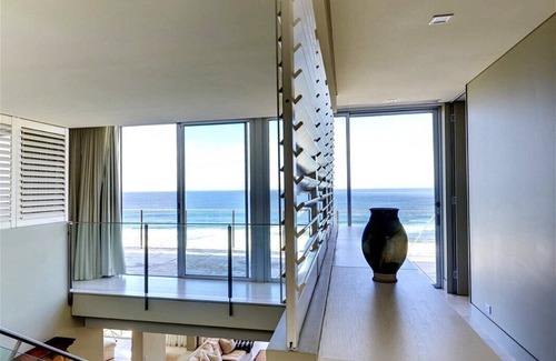 Central Coast House | Luxury Villas Killcare Beach House (Walk to the beach)