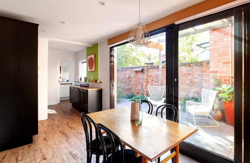 Collingwood House | Luxury Villas Little Charles (Pet Friendly)