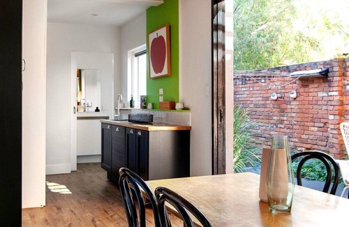 Collingwood House | Luxury Villas Little Charles (Pet Friendly)