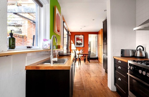 Collingwood House | Luxury Villas Little Charles (Pet Friendly)