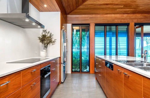 Flametree House | Luxury Villas Sapphire (Heated Pool)