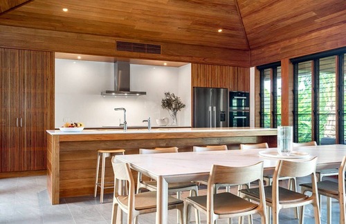 Flametree House | Luxury Villas Sapphire (Heated Pool)