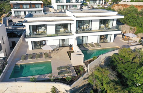 Jakisnica Villa | Luxury Villas Sunrise & Sunset with two private heated pools