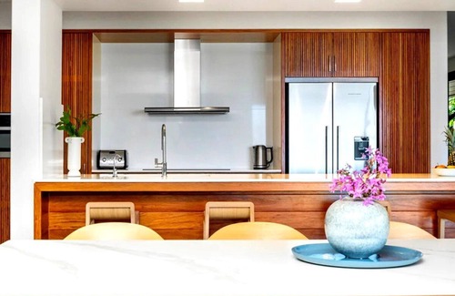 Flametree House | Luxury Villas Turquoise (Heated Pool)