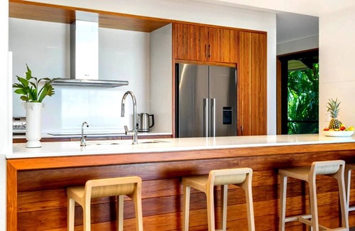 Flametree House | Luxury Villas Turquoise (Heated Pool)