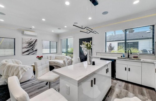 Huntington Beach Villa | *Luxury Villas in Huntington Beach - Ultimate SoCal Getaway!