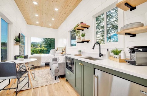 Ramona Cabin | Luxury Vineyard Escape w Fireplace - Syrah