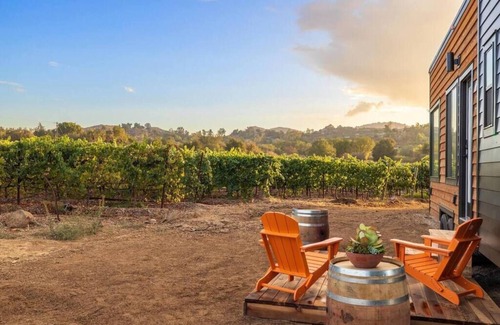 Ramona Cabin | Luxury Vineyard Escape w Fireplace - Syrah