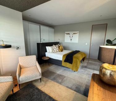 Eikenbosch House | Luxury Vineyard Suites