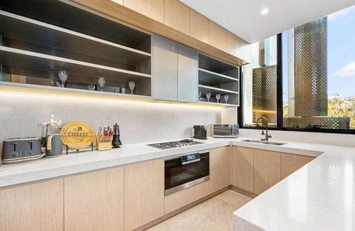 Port Melbourne House | Luxury VIP 4-Bedroom Townhouse in Port Melbourne