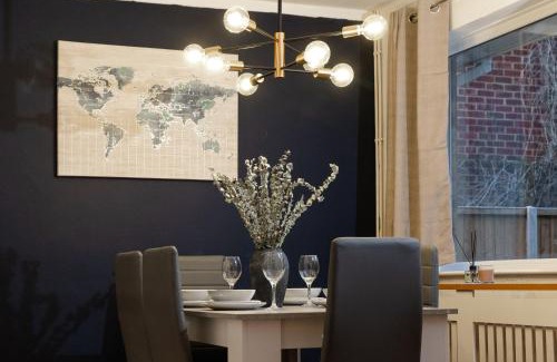 Runnymede House | Luxury Virginia Water 3BR near Thorpe Park & Heathrow