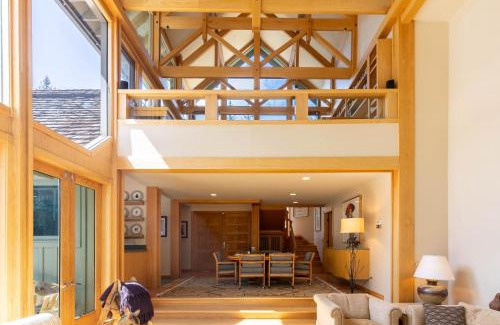 Warm Springs House | Luxury Warm Springs Creekfront Home