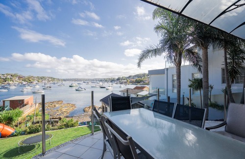 Burraneer Apartment | LUXURY WATER-FRONT APARTMENT - CRONULLA