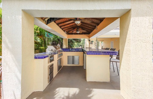 Twin Lakes House | Luxury Water Front Home, Private Pool, Spa, Tiki Bar, 75' Foot Dock with Kayaks