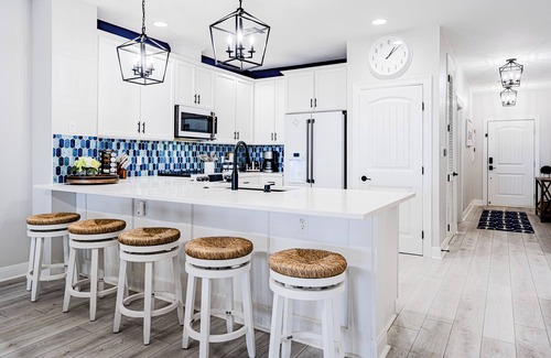 Horseshoe Bay Condo | Luxury Waterfront Condo W/pool & Views!