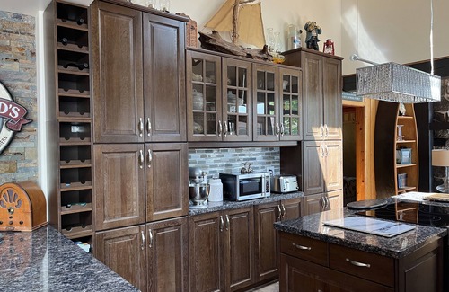 Georgian Bay Cottage | Luxury waterfront Cottage with tournament pickleball court and sandy clear beach