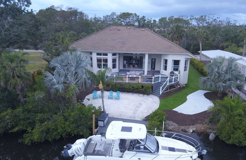 Nokomis House | Luxury Waterfront Retreat – Kayaks, Jet Skis, Biking & Beaches at Your Back Door