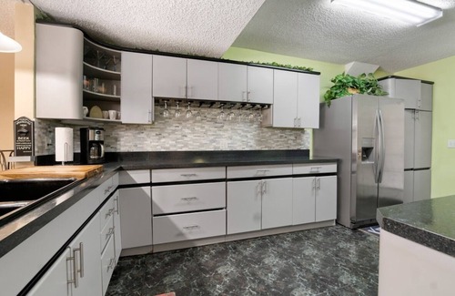 Oak Haven House | Luxury Waterfront/Pool House 7 mins to TIAA Bank Field