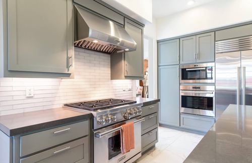 Cloverdale House | Luxury Wine Country Retreat: 75 foot pool, 15 min to Healdsburg, Vineyard views