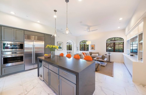 Cloverdale House | Luxury Wine Country Retreat: 75 foot pool, 15 min to Healdsburg, Vineyard views