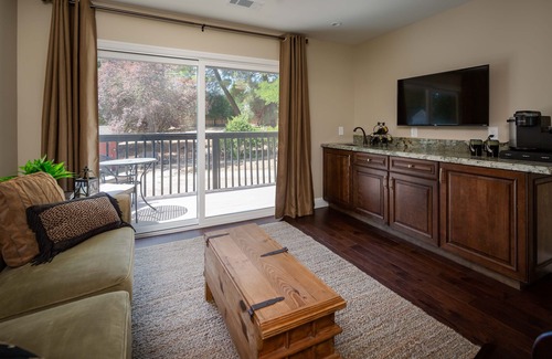 Atascadero Apartment | Luxury Wine Country - Upscale Rustic and Rural