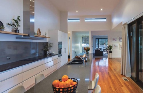 Nerrina House | Luxury with great views and a pool