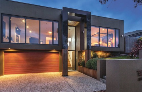 Nerrina House | Luxury with great views and a pool