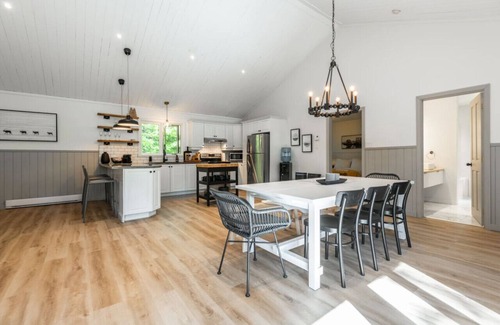 Lac-Superieur Ski Chalet | Luxury Wooden Chalet Near Mont-Tremblant – Perfect for Outdoor Adventures & Relaxation