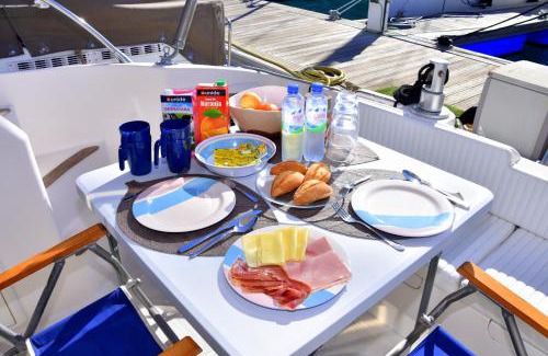 San Miguel de Abona Boat Rental | Luxury Yacht Kamikara