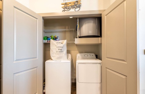Haltom City Apartment | Luxury1 BD- 20 minutes Downtown Fort Worth- Pet Friendly