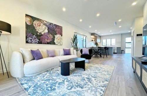 Greenlane House | Luxury4B Holiday House in Central Greenlane - ASB showgrounds & Cornwall Park