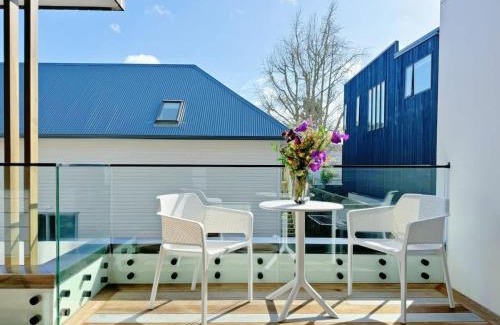Greenlane House | Luxury4B Holiday House in Central Greenlane - ASB showgrounds & Cornwall Park