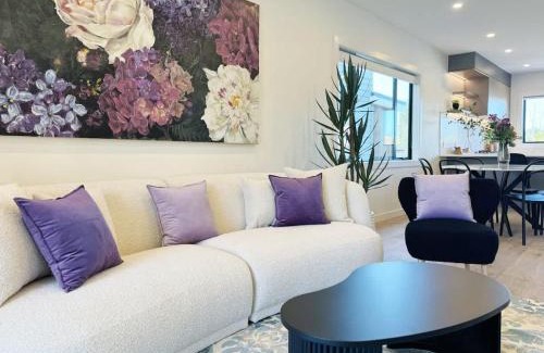 Greenlane House | Luxury4B Holiday House in Central Greenlane - ASB showgrounds & Cornwall Park