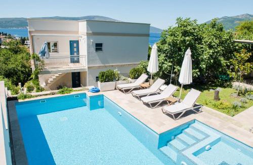 Tomicici Apartment | LuxuryPenthouse sea view pooll Ivy house Tivat