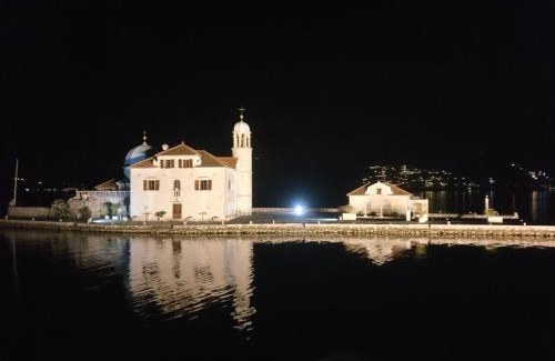 Tomicici Apartment | LuxuryPenthouse sea view pooll Ivy house Tivat
