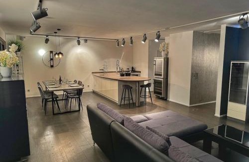 Gemarkung Barmen Apartment | Luxus 4 Zimmer Apartment 3 Schlafzimmer und großer Wohnbereich mit Balkon