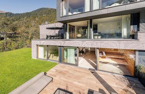 Sankt Gallenkirch Ski Chalet | Luxus Chalet Skilift fußläufig Bergblick & Wellness