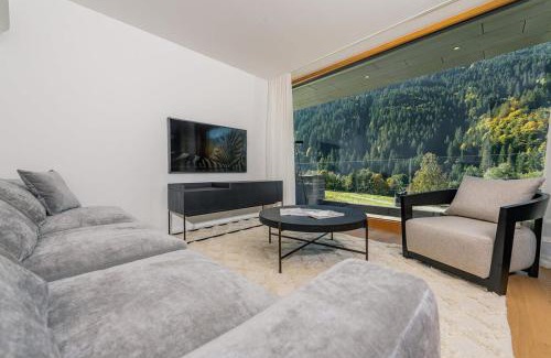 Sankt Gallenkirch Ski Chalet | Luxus Chalet Skilift fußläufig Bergblick & Wellness