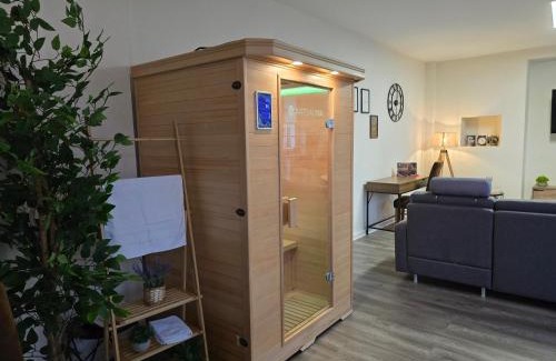Rostock Apartment | Luxus City Apartment Sauna Balkon Küche Zentral
