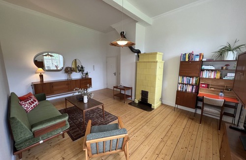Zeitlofs Other | Luxus Mid Century Wohnung im Schloss 85m2