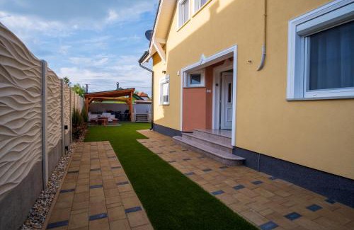 Balatonkeresztur House | LuxVil Apartman